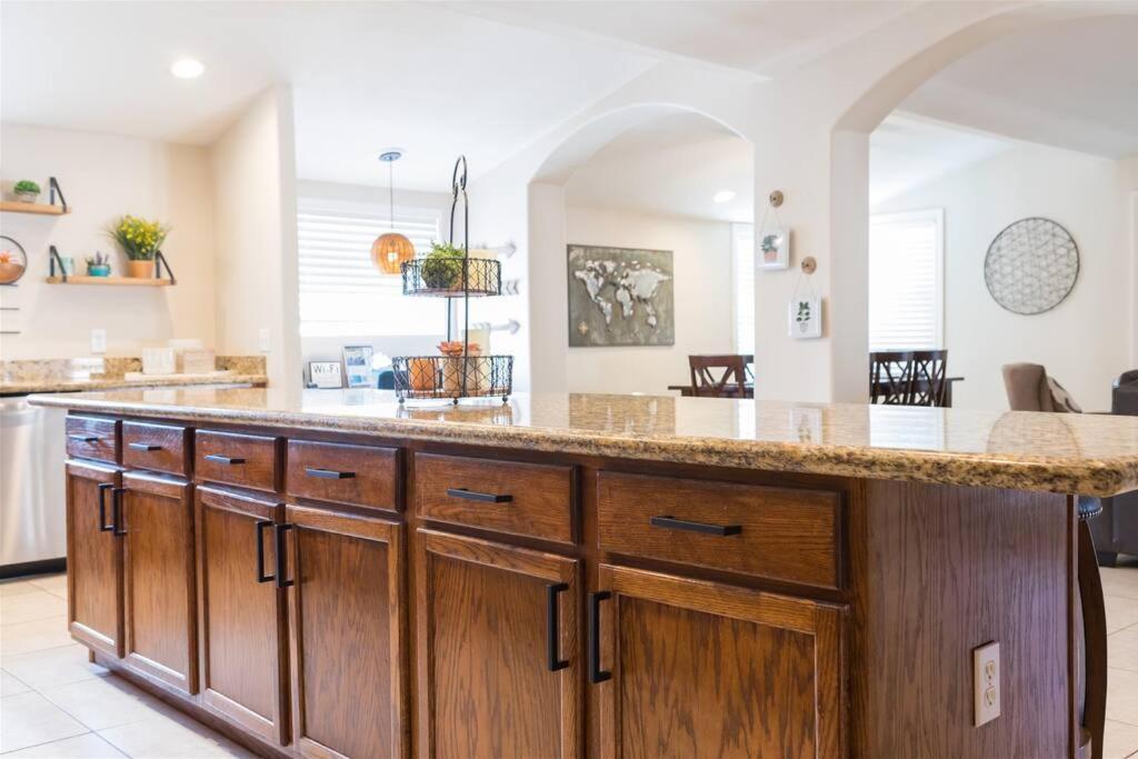 Private Paradise With Pool Heater, Spa, Billiards Avondale Exterior photo